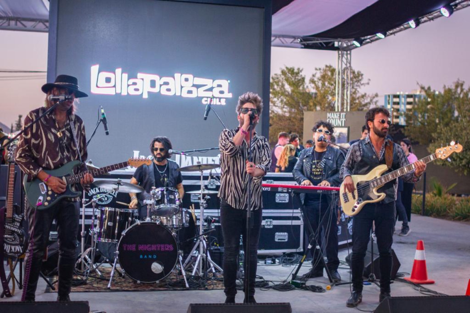 The Nighters presentándose en Lollapalooza Chile